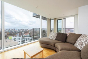 Borough Flat with City Views by UnderTheDoormat